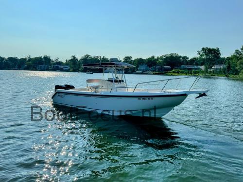 Boston Whaler Outrage 26 specificaties